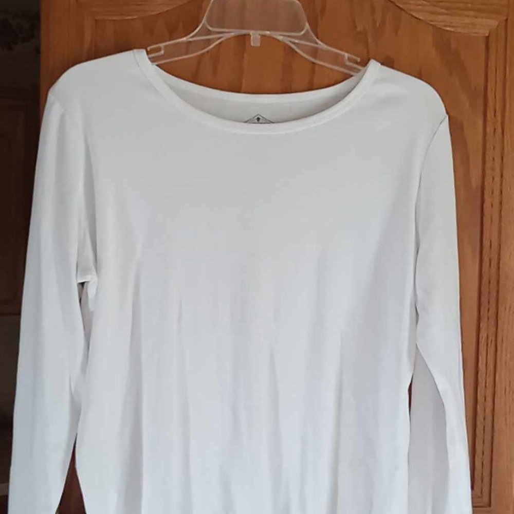 ST JOHNS BAY WOMENS  TOP SIZE L